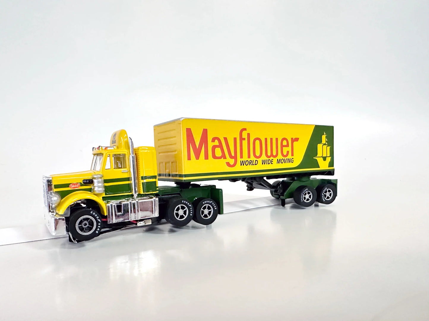 Mayflower Semi Peterbilt 359 Trailer